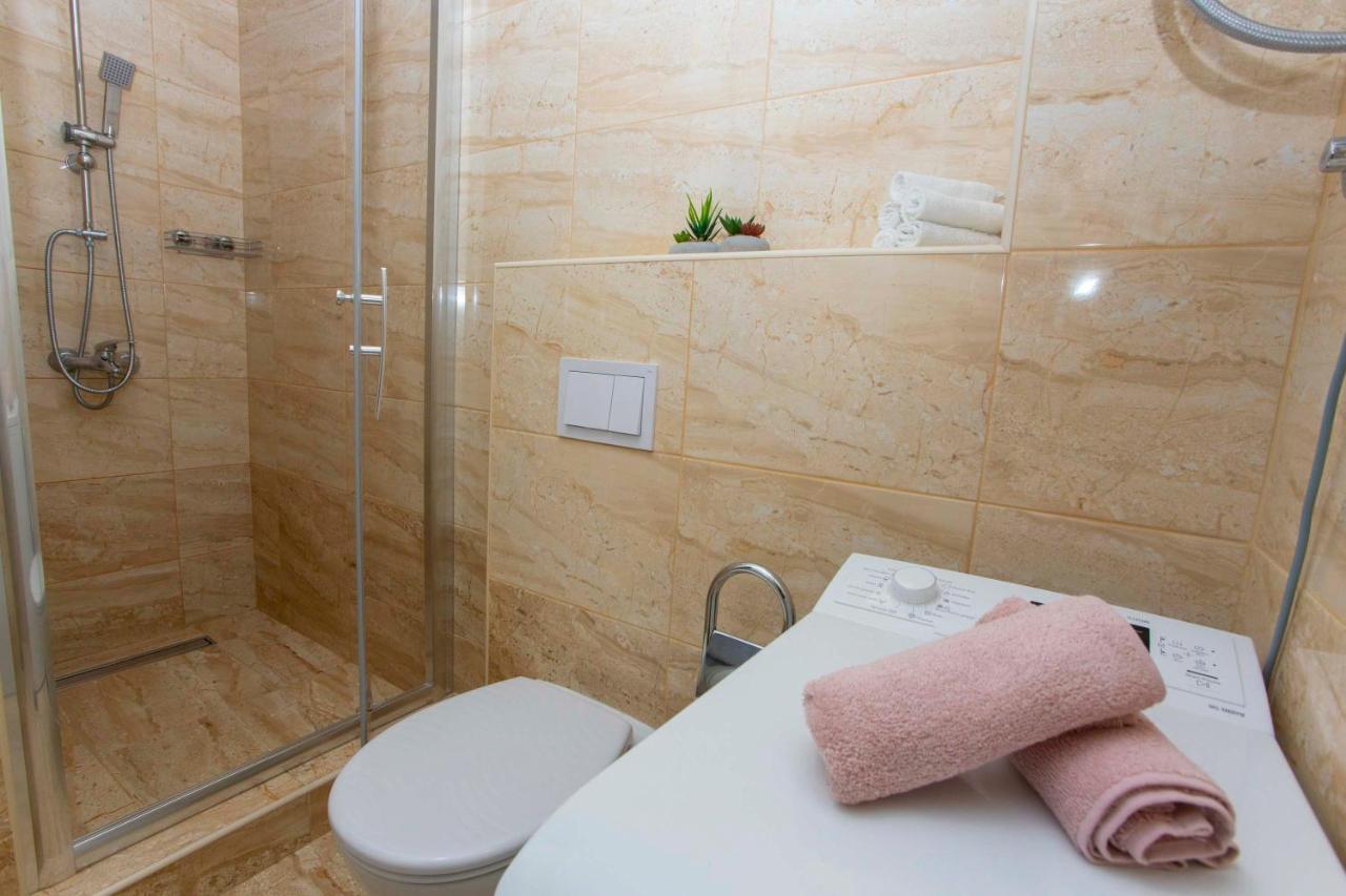 Apartment Lauc Makarska Exteriör bild