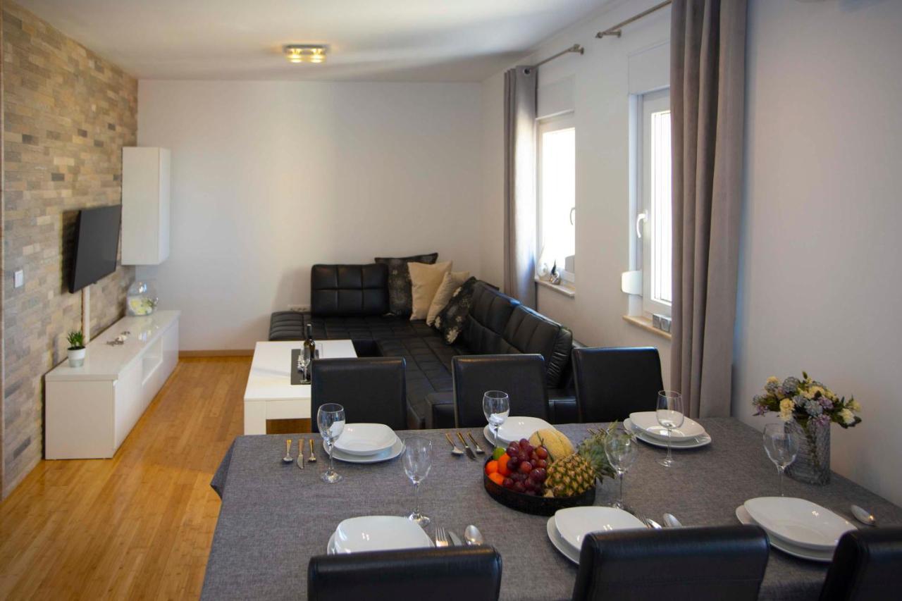 Apartment Lauc Makarska Exteriör bild
