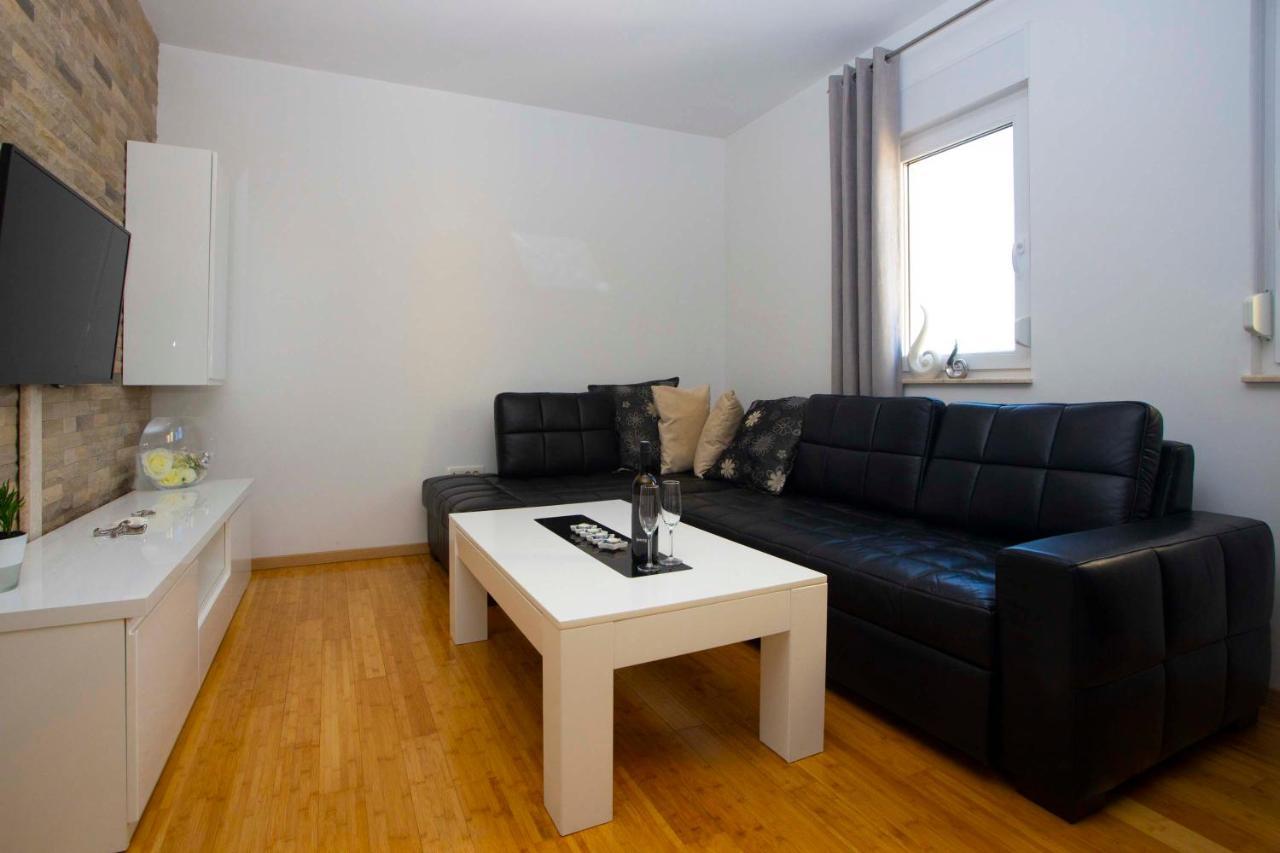 Apartment Lauc Makarska Exteriör bild