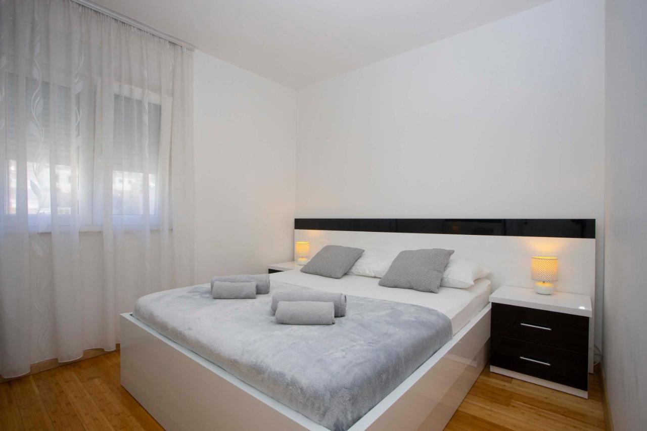 Apartment Lauc Makarska Exteriör bild