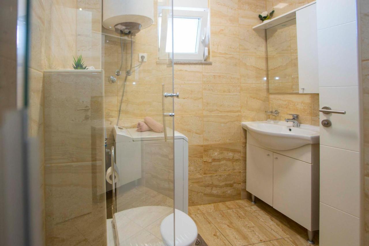 Apartment Lauc Makarska Exteriör bild